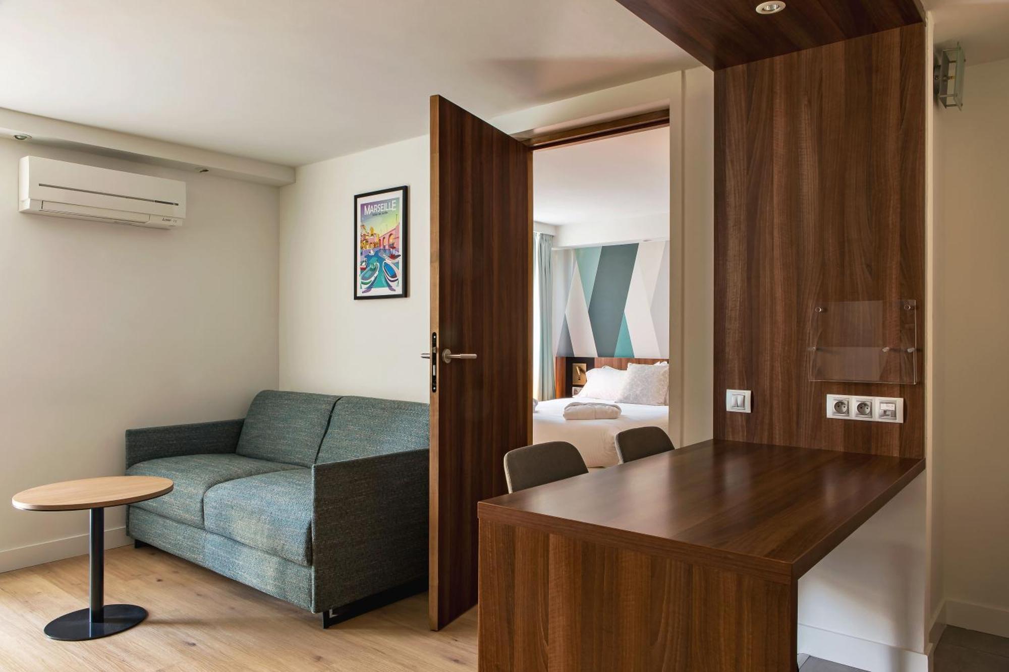 Holiday Inn - Marseille Airport By Ihg Витрол Екстериор снимка