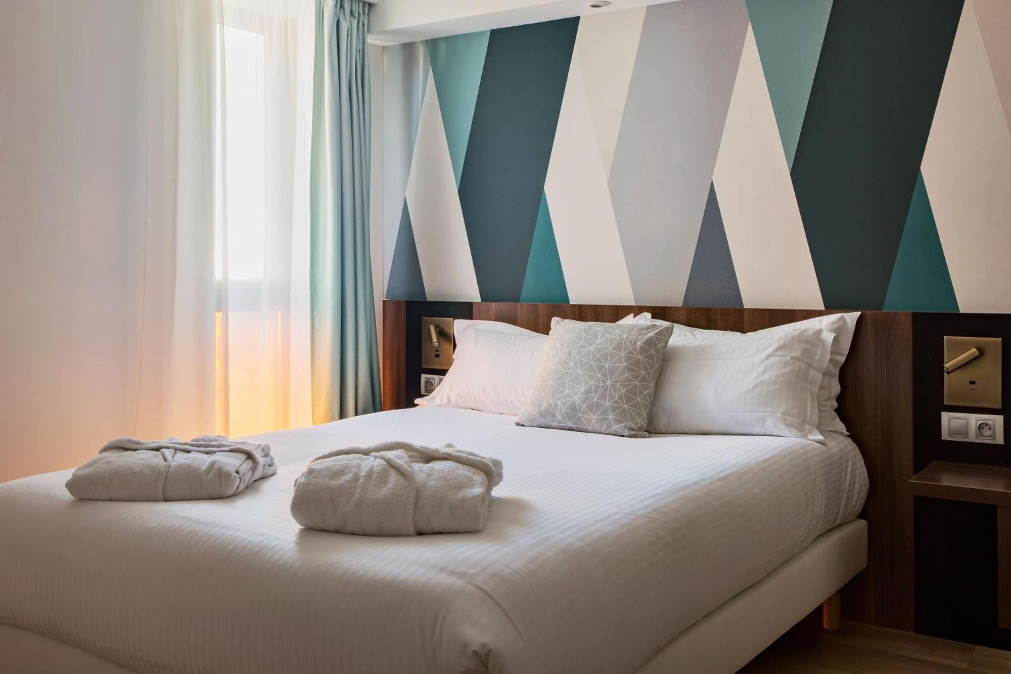 Holiday Inn - Marseille Airport By Ihg Витрол Екстериор снимка