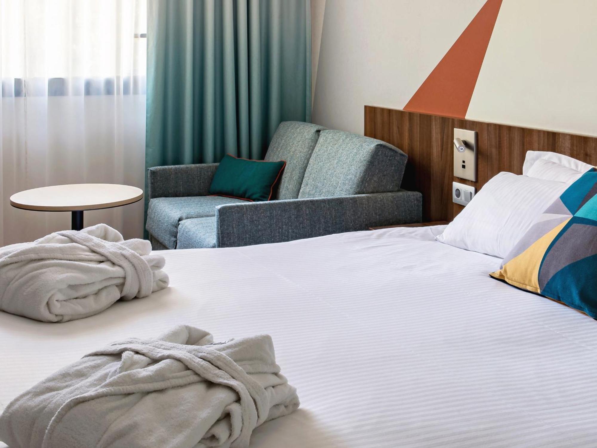 Holiday Inn - Marseille Airport By Ihg Витрол Екстериор снимка