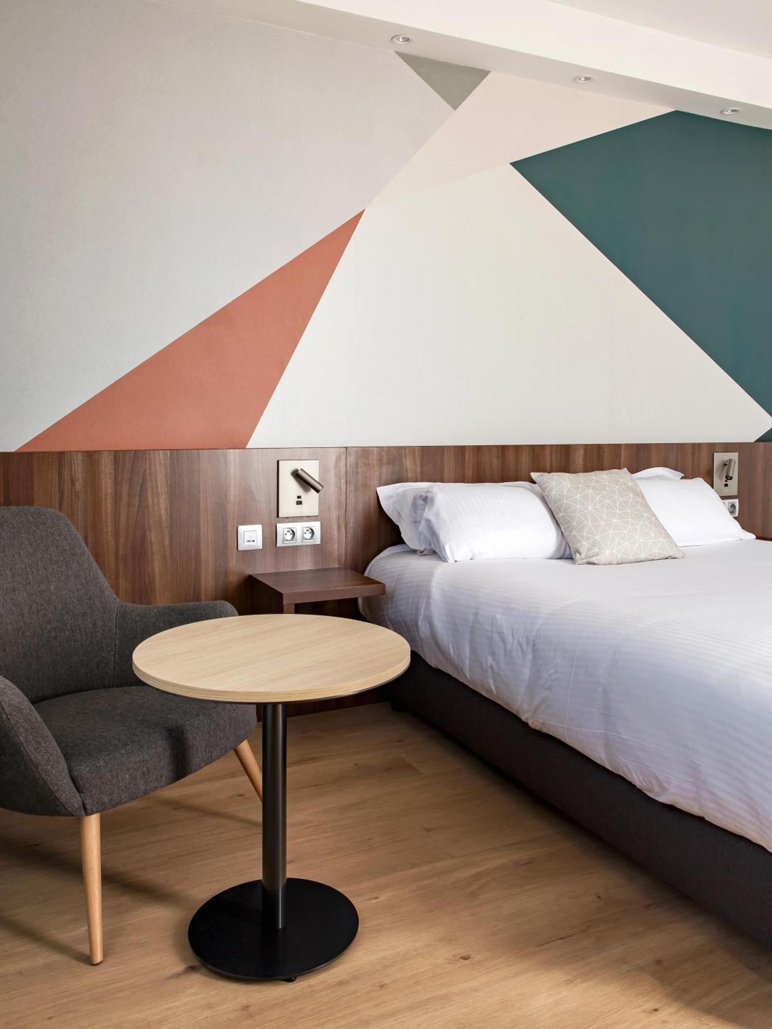 Holiday Inn - Marseille Airport By Ihg Витрол Екстериор снимка