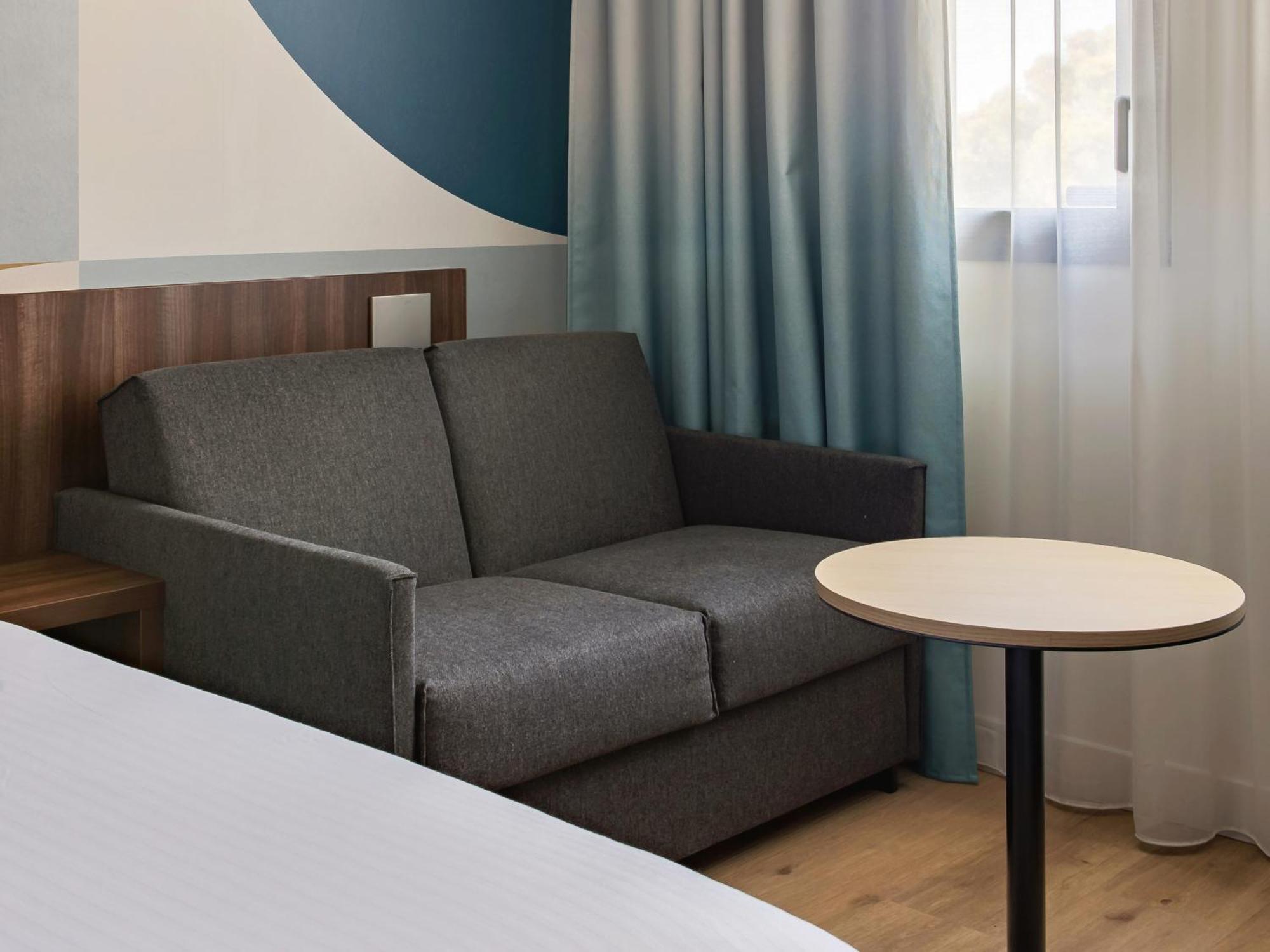 Holiday Inn - Marseille Airport By Ihg Витрол Екстериор снимка