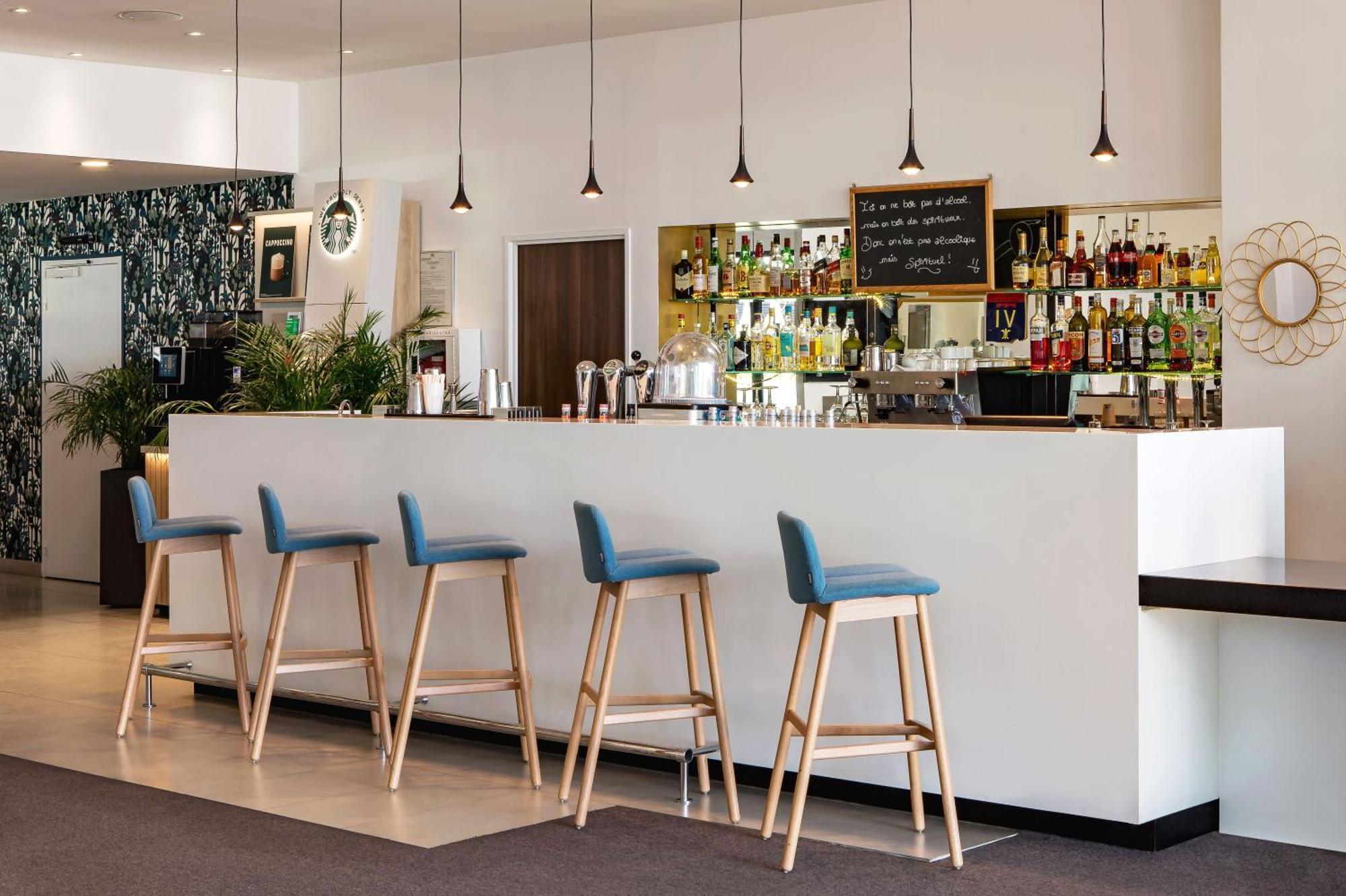 Holiday Inn - Marseille Airport By Ihg Витрол Екстериор снимка