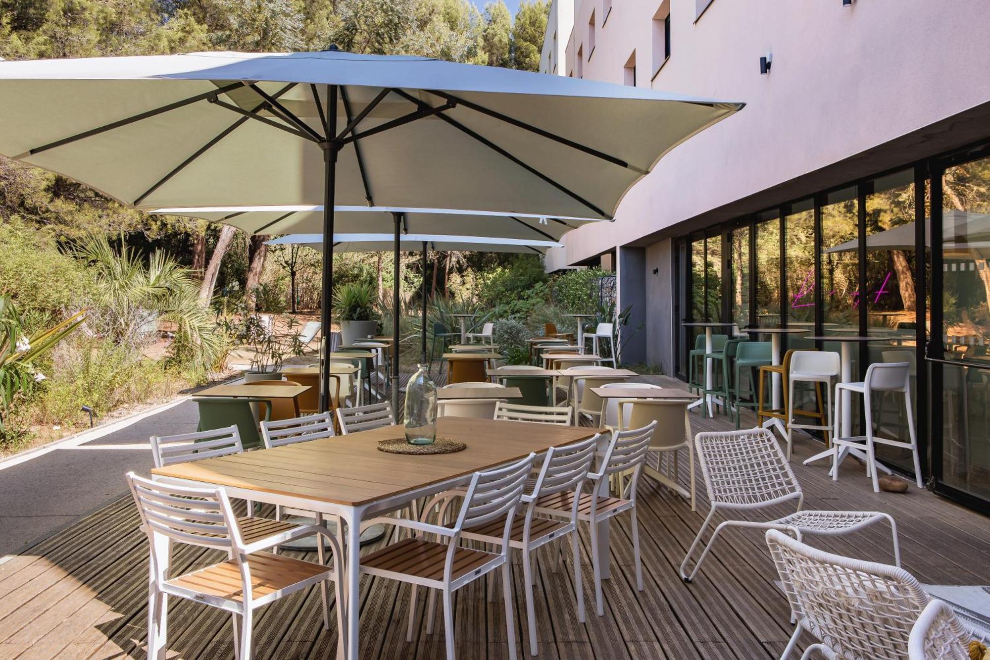 Holiday Inn - Marseille Airport By Ihg Витрол Екстериор снимка