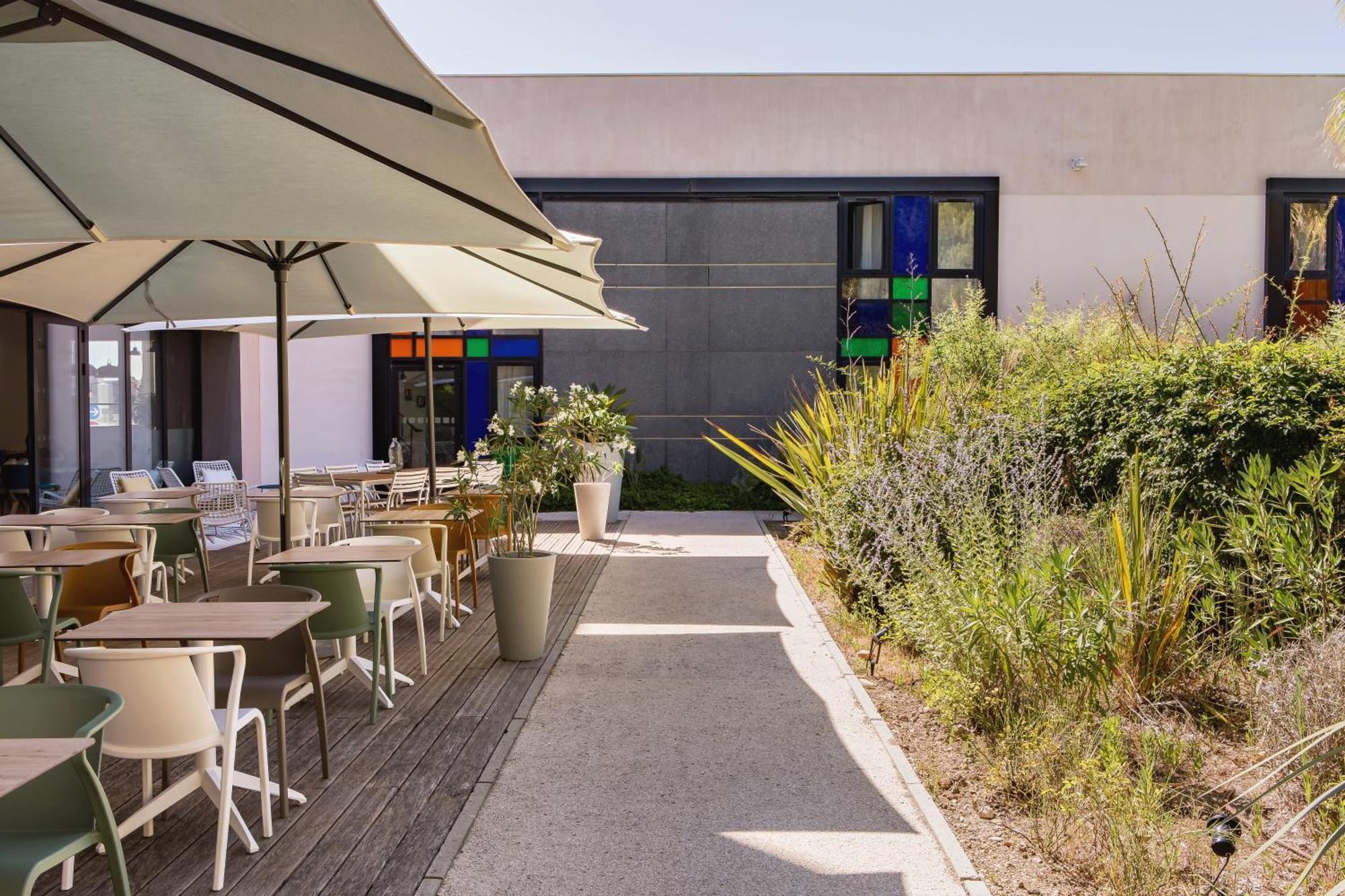 Holiday Inn - Marseille Airport By Ihg Витрол Екстериор снимка