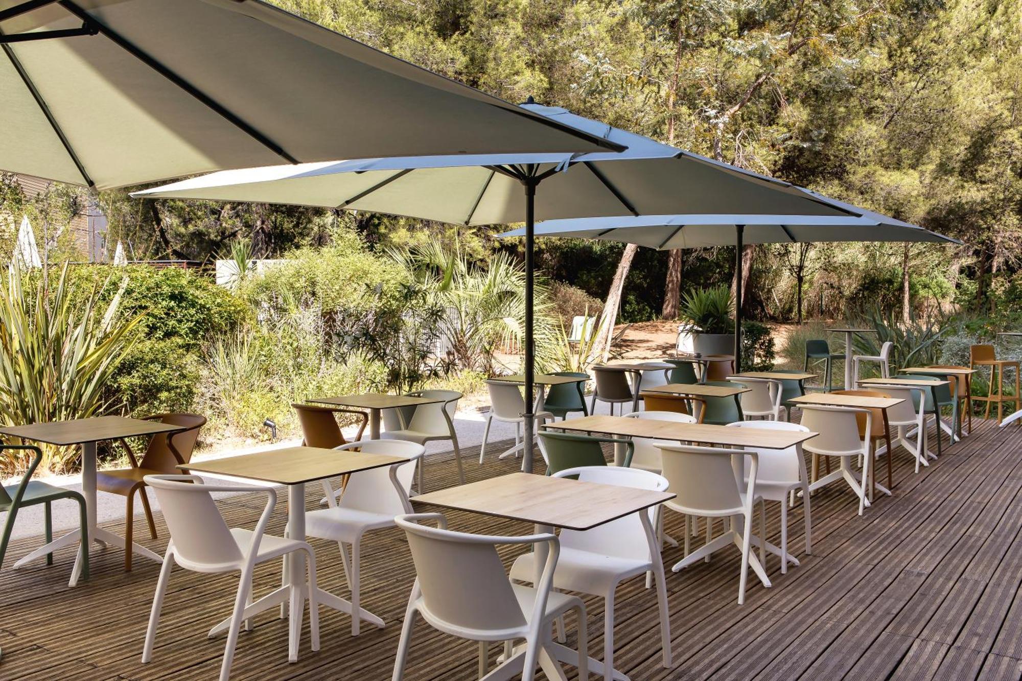Holiday Inn - Marseille Airport By Ihg Витрол Екстериор снимка