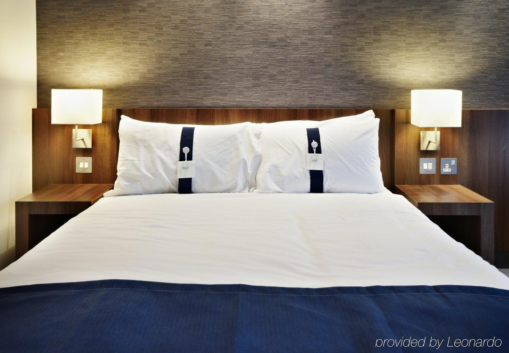 Holiday Inn - Marseille Airport By Ihg Витрол Екстериор снимка