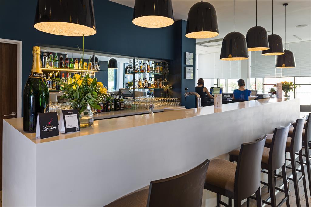 Holiday Inn - Marseille Airport By Ihg Витрол Екстериор снимка