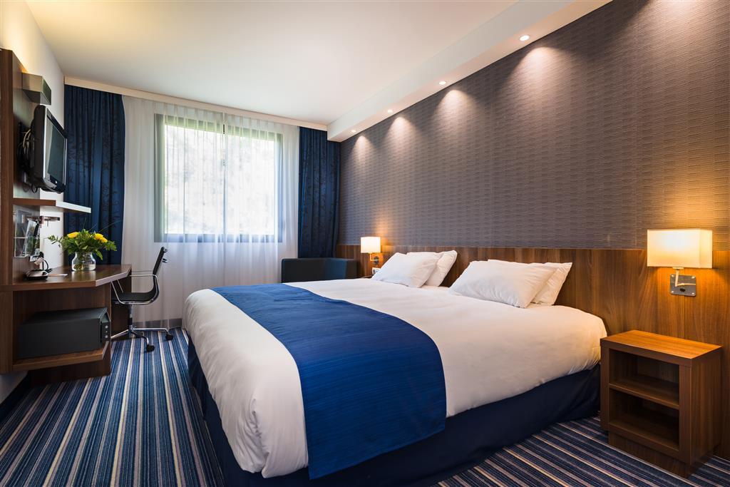 Holiday Inn - Marseille Airport By Ihg Витрол Екстериор снимка
